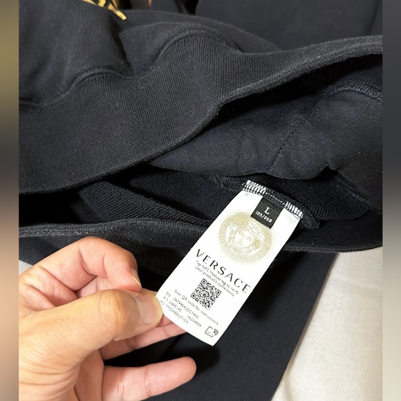 Authentic Versace Medusa Hoodie - Picture 5 of 6